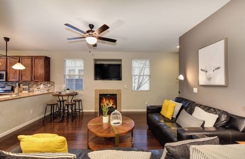 North Natomas Casa | Dragon House Garage Grill close to Airport Downtown Golden1 Arena Discovery Park