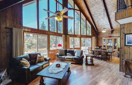 Blue Jay Casa | Dragon's Lair