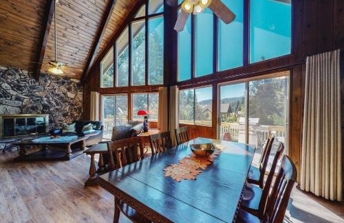 Blue Jay Casa | Dragon's Lair