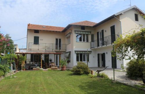Angera Apartamento | Dragonfly Appartamento Blu