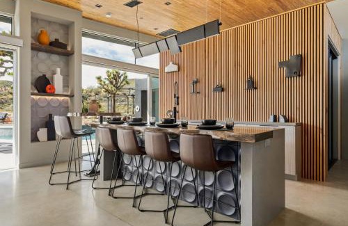 Yucca Valley Casa | Dragonfly by Fieldtrip Luxe Oasis w Resort Pool