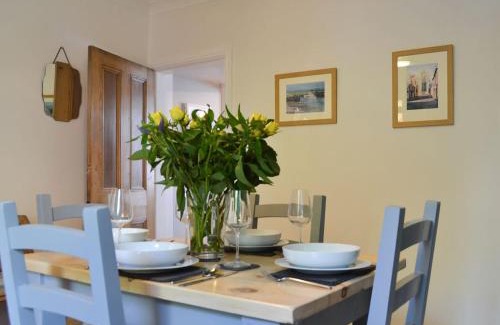 Beverley Casa | Dragonfly Cottage