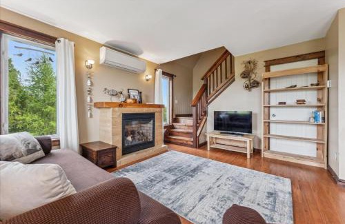Northern Bruce Peninsula Casa | Dragonfly Cove - Nature-inspired Lakeside Living