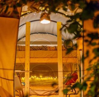 Brasov Otro | Dragonfly Gardens Urban Glamping Brasov