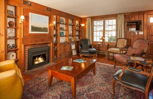 Ogunquit Casa | Dragonfly Guest House