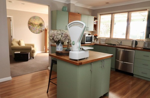 Grovetown Cama Y Desayuno | Dragonflycottage, Fully equiped 2 bathrooms, kitchen, 4 bedrooms st