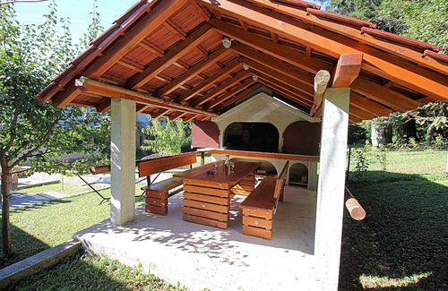 Breze Casa | Draußen gibt es eine Sitzecke mit atemberaubendem Blick auf die Natur, Grill,