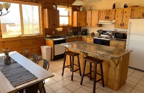 Buena Vista Cabina | Dream cabin w/ stunning views near hot springs & town!