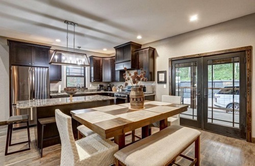 Lead Casa | Dream Catcher- Spacious Rooms & Views- Sleeps 18