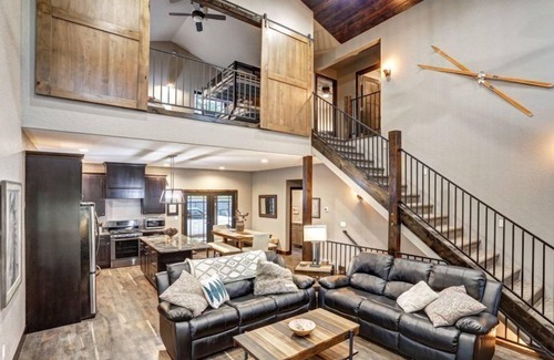 Lead Casa | Dream Catcher- Spacious Rooms & Views- Sleeps 18