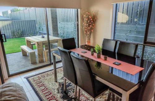 Clyde Casa | Dream Clyde Family Home Movie Theater and Pool Table