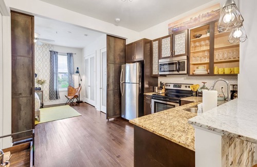 West End Condominio | Dream Condo in Desirable West End!