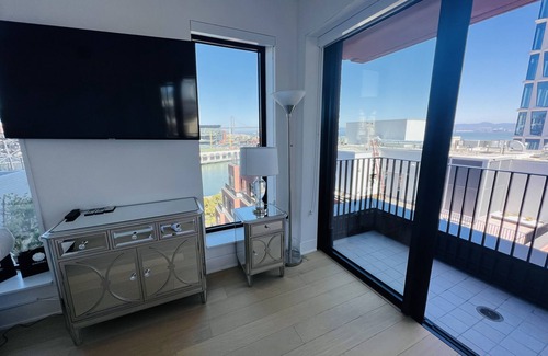 Mission Bay Condominio | DREAM Condo in SF~𝐌𝐨𝐬𝐭 𝐢𝐜𝐨𝐧𝐢𝐜 𝐖𝐚𝐭𝐞𝐫𝐟𝐫𝐨𝐧𝐭 & 𝐂𝐢𝐭𝐲 𝐕𝐢𝐞𝐰