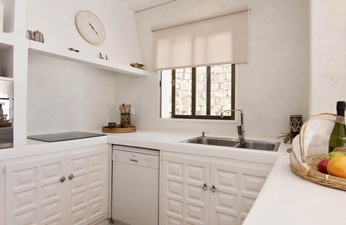 Salobrena Villa | Refugio de ensueño, vistas infinitas, piscina desbordante y privacidad absoluta