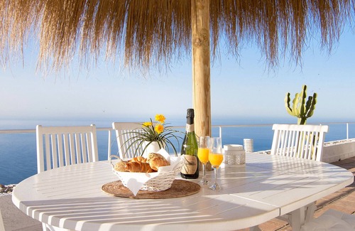Salobrena Villa | Refugio de ensueño, vistas infinitas, piscina desbordante y privacidad absoluta