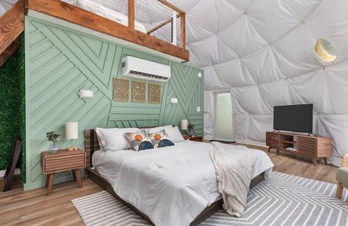 Luray Casa | Dream Dome - Romantic Getaway, Hot Tub, AC, Wifi, National Park 8 min