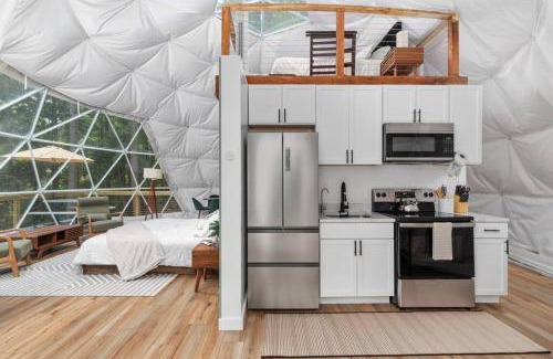 Luray Casa | Dream Dome - Romantic Getaway, Hot Tub, AC, Wifi, National Park 8 min