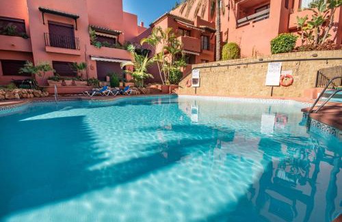Nikki Beach Apartamento | Dream experience in Elviria: luxury property close to beaches, restaurants and golf courses