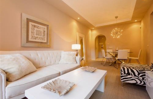 Nikki Beach Apartamento | Dream experience in Elviria: luxury property close to beaches, restaurants and golf courses
