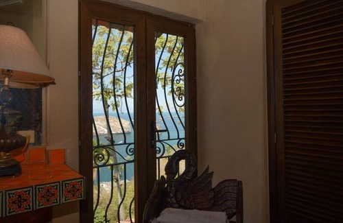South Shore Hotel Area Villa | Villa cerrada, segura y muy privada en las montañas de Sierra Madre.