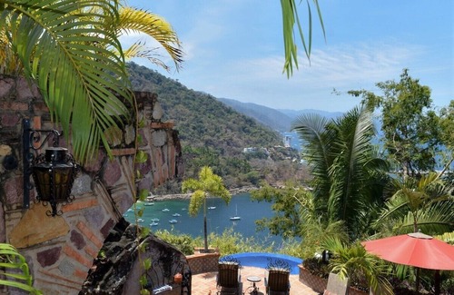 South Shore Hotel Area Villa | Villa cerrada, segura y muy privada en las montañas de Sierra Madre.