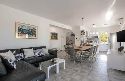 Cove Osibova (Milna) Villa | Dream Holiday Villa With Ping Pong Table And Pool