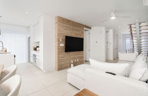 Laval Condominio | Dream Home Retreat - Condo in Laval with Spa