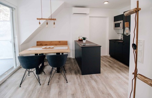 Pleinfeld Apartamento | Dream home with balcony