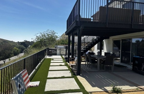 Thousand Oaks Casa | Dream Home with Golf Course View and Hot Tub