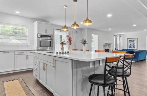 Jonesboro Casa | Dream house with pool!