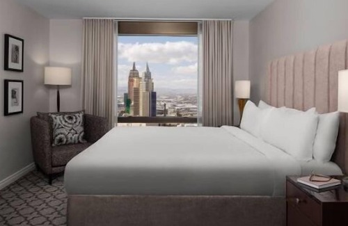 Las Vegas Hotel | Dream Las Vegas Retreat Steps from the Strip!