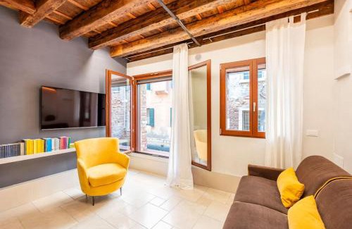 San Marco Apartamento | Dream's door with canal view in Venice