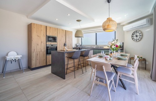 Mellieha Apartamento | Dream Vacation with Private Pool BBQ and breathtaking sunrise and sunset views