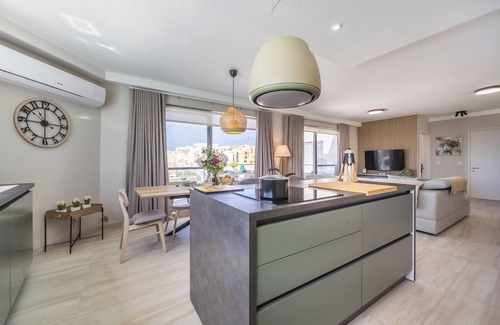 Mellieha Apartamento | Dream Vacation with Private Pool BBQ and breathtaking sunrise and sunset views