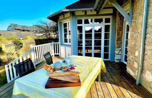Benerville-sur-Mer Villa | Dream villa 50 meters from the beach!