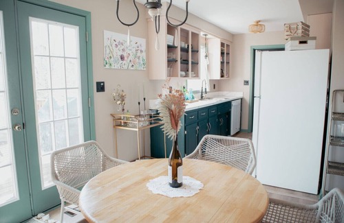 Clarksville Casa | Dreamcatcher Cottage Boho Charm & King Bed Comfort