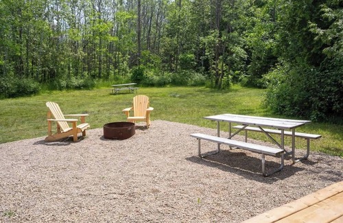 Miller Lake Casa | “Dreamer” Luxury Glamping Tent | Tobermory