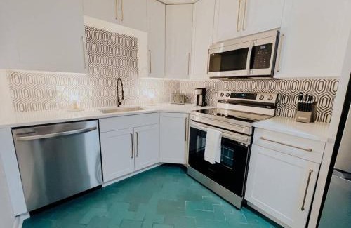Lockeland Springs Apartamento | Dreami Stays East Nashville - 2BR Retreat with Cozy Patio and Mini Golf