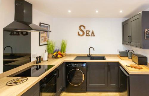 Margate Casa | Dreamland Cottage Margate By Adliv