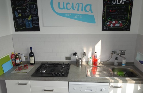 Lavena Ponte Tresa Casa | Ensue vacaciones villa Casalotti con patio y jardín vallado