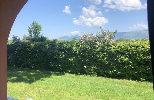 Valmontone Cabaña | ¡Casa de vacaciones y Bed and Breakfast cerca de Rainbow Magic Land y Valmontone Outlet!