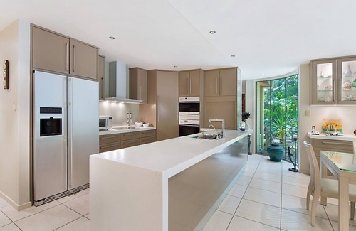 Fingal Head Casa | Dreamtime Escape - 6 bedroom luxury holiday home on Dreamtime Beach Fingal with Wi-Fi Inc.