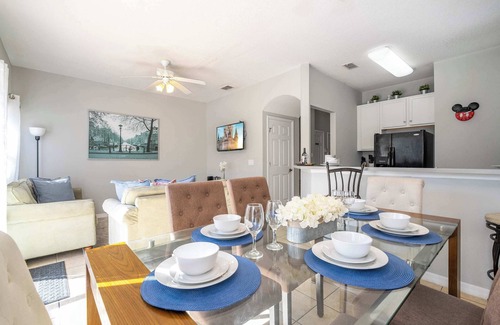 Bellavida Casa | Dreamy 4BR Townhome Pool, BBQ Near Disney!