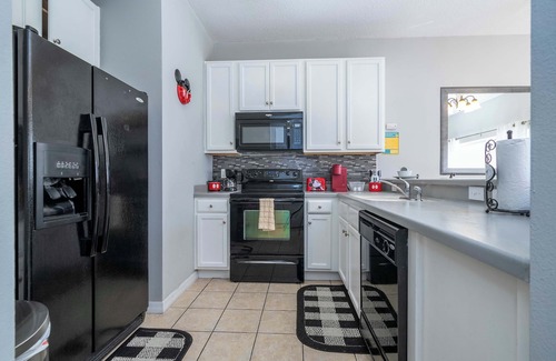 Bellavida Casa | Dreamy 4BR Townhome Pool, BBQ Near Disney!