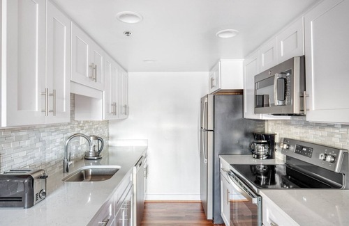 Ballston Apartamento | Dreamy Ballston 1BR w/ W/D, Gym & Pool, near Metro, by Blueground