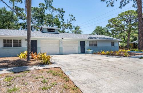Central Sarasota Apartamento | Dreamy Bay Apartment 2bed 1bath with full kitchen and laundry