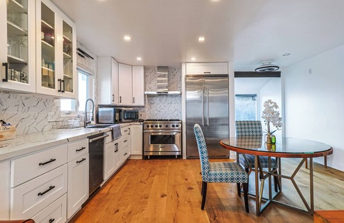 Pacific Palisades Casa | Dreamy beach house w/ direct ocean access, panoramic views, and a jacuzzi.