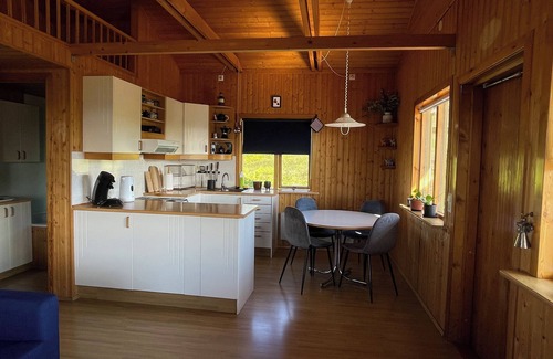 Langanesbyggð Cabina | Dreamy cabin with a garden