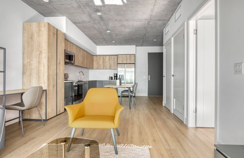 City West Apartamento | Dreamy Downtown 1BR w/ Pool, Gym & W/D near Staples Center, by Blueground (LAX 543)