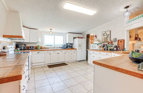 Highland Casa | Dreamy Home on Lake Istokpoga w/ Dock + Views!